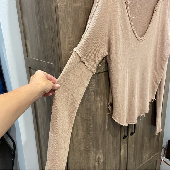 We The Free People Small Sweater Loose Knit V Neck Exposed Seams - Picture 6 of 11